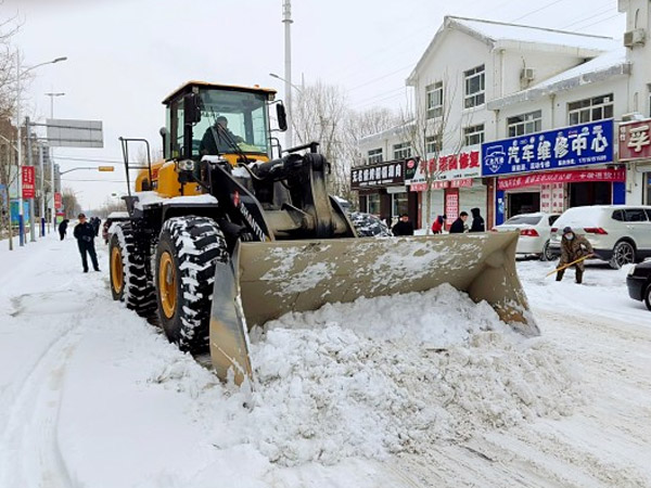 除雪保畅，esball铁肩道义勇担重任！